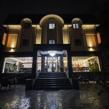 Vatan Plaza Hotell Tasjkent Exteriör bild