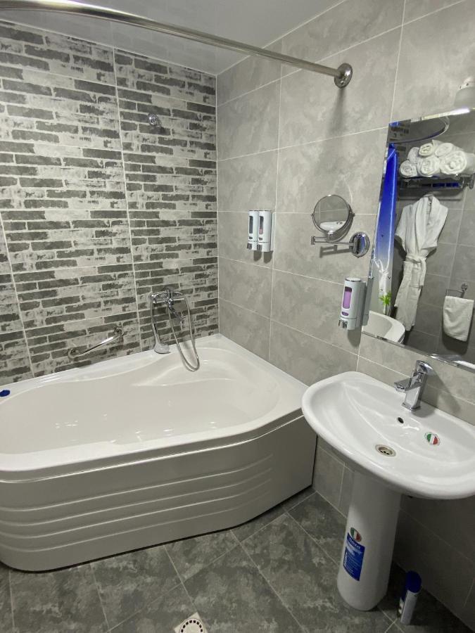 Vatan Plaza Hotell Tasjkent Exteriör bild