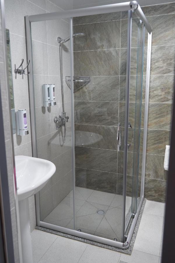 Vatan Plaza Hotell Tasjkent Exteriör bild
