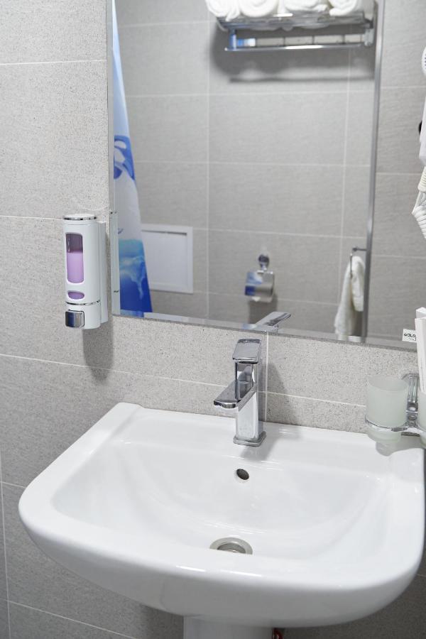 Vatan Plaza Hotell Tasjkent Exteriör bild